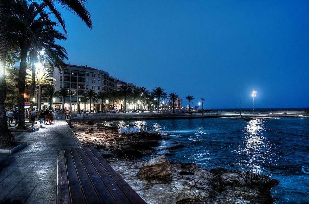Апартаменты Torrevieja Experience Atico 1ª Linea Экстерьер фото